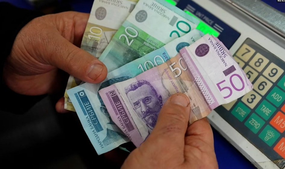 Perfundon periudha tranzitore per dinarin, ne Kosove nis koha vetem e Euros